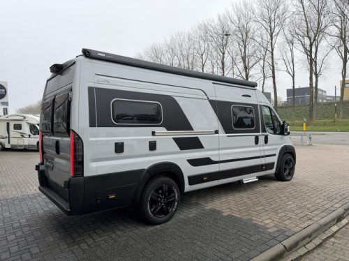Adria Twin Supreme 640 SGX Solarpanel Skyroof Markise LED TV Foto: 7