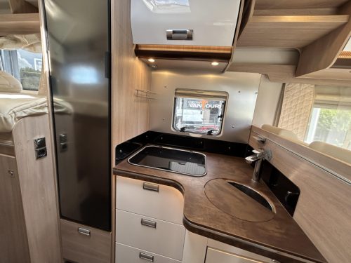 Laika Kosmo 209 single beds + pop-top roof  photo: 10
