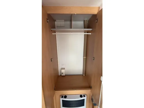 Knaus Sudwind 495 TK habitaci&oacute;n infantil con asientos redondos foto: 5