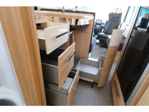 Niesmann+Bischoff Arto 77 E Single beds + Pop-top roof  photo: 25