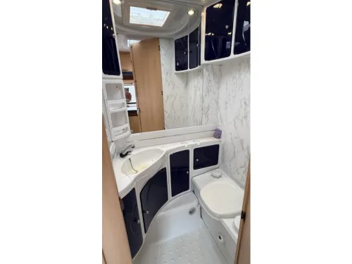 TEC Tour Rubin 450 K standard seating bed toilet photo: 5