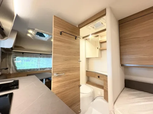 Dethleffs Nomad 460 EL single beds / external gas photo: 8