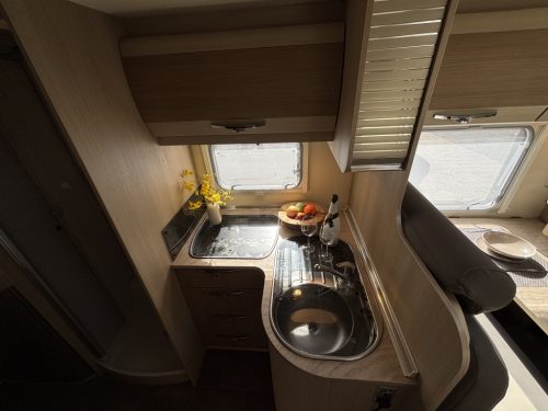B&uuml;rstner Nexxo Moonlight 728 SINGLE BEDS ROOF AIRCO photo: 5