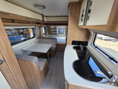 Hobby De Luxe 490 KMF Bunk bed, 6 berths!  photo: 4