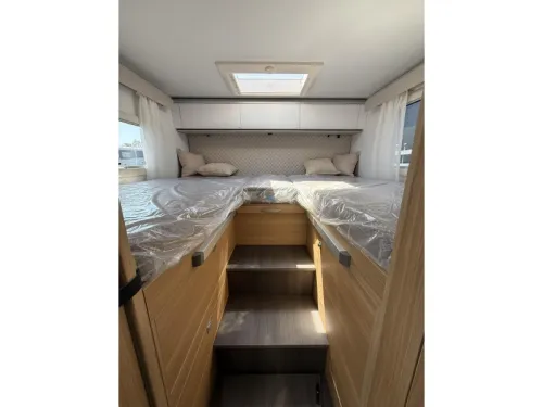 Adria Coral Plus 670 DL Face To Face  photo: 18