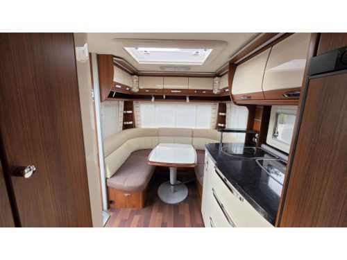 Tabbert Puccini 480 TD leveller system mover photo: 8