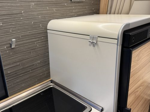 Hymer Yellowstone 640 pop-top roof 160 hp *4 PERSONS* Euro6 Fiat Ducato **Single beds/Pop-top roof with 2 berths/4 seats/Lithium/Sun photo: 19