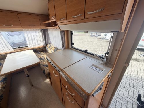 Knaus Blue Line 400 TK Bunk bed, 2x Seating & Awning photo: 5