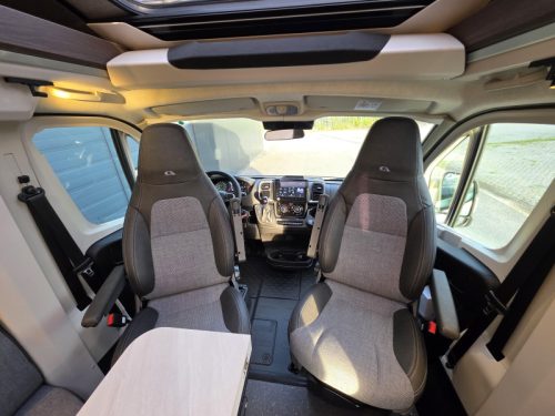 Adria Compact Supreme DL photo: 8