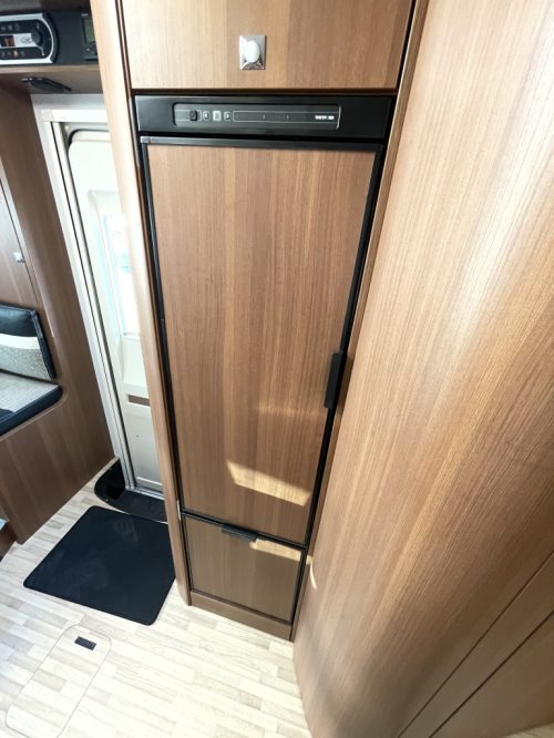 LMC Cruiser T 722 QUEENSBED+RONDZIT LEVELSYSTEEM AUTOMAAT photo: 6