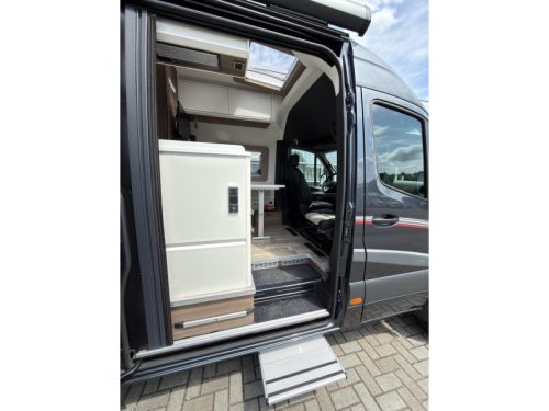 Kabe Travel Master Van 4x4 Single beds photo: 10