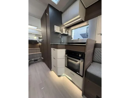 Adria Matrix Supreme 670 DL Automatic - 180HP - 44H photo: 17