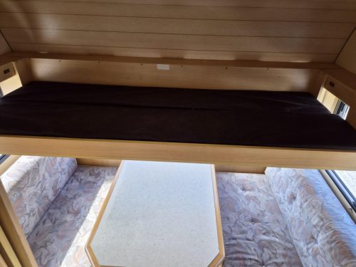 LMC Luxus 490 P Awning - Fold-over bed  photo: 13