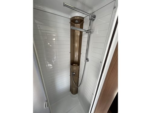 B&uuml;rstner Lyseo 700 T Queensbed/2017/Euro6/6.9M Foto: 13