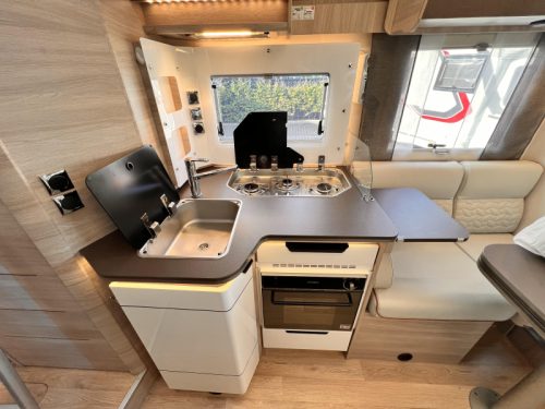 Rapido 696 F 60 Edition Automatic Face to face photo: 13