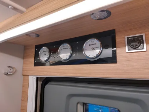 Dethleffs Globebus T 6 GT Automatik/L&auml;ngsbetten/TV Foto: 11