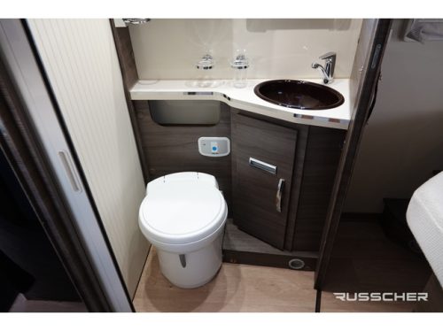 McLouis Nevis 150Hp | French bed | Roof air conditioning | Air suspension | Solar panel photo: 12