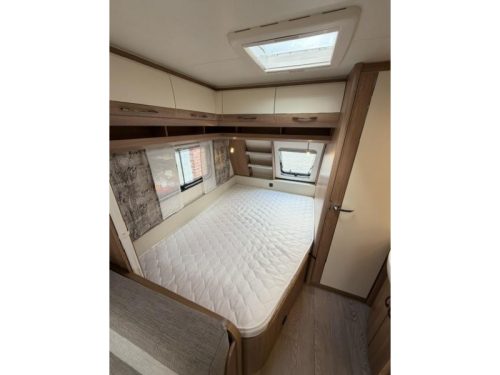 Hobby De Luxe 400 SFE inkl. Mover und Vorzelt Foto: 15