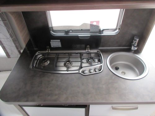 Knaus Sport Silver Selection 400 QD WITH MOVER AND AWNING photo: 12
