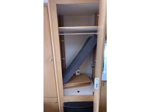 Beyerland Vitesse 460 MD Heckk&uuml;che Sitzgruppe Festbett Foto: 10