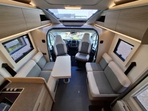 Adria Coral Select 670 DL '27 180pk aut full digi Foto: 9