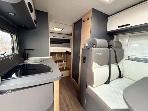 Knaus L!ve Ti 650 MEG Platinum Selection photo: 9