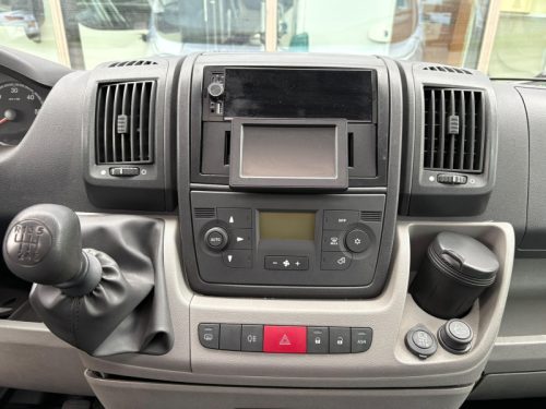 LMC Liberty Cruiser T 712 Airco, Rondzit, Festbett Foto: 22