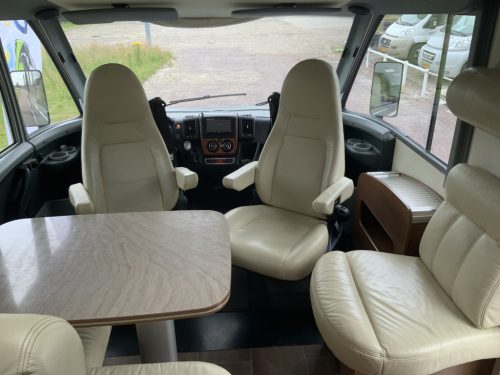 B&uuml;rstner Aviano 727 2.3 AUTOMATIC 150 HP integral, Engine air conditioning, Queen bed, level, side seating group Year 2012 Camper centrum on the road photo: 3