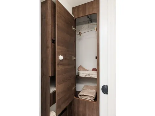 Benimar Tessoro 430 Compact & luxe NEU  Foto: 20