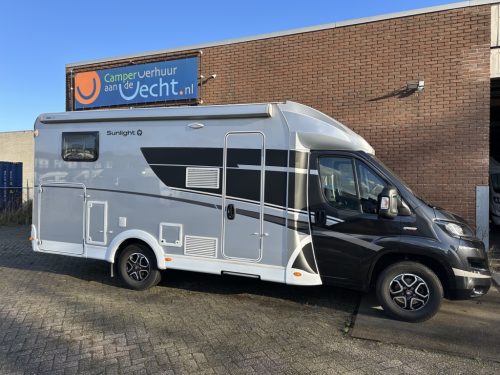 Sunlight T67S Automatic Adventure Single Beds photo: 2