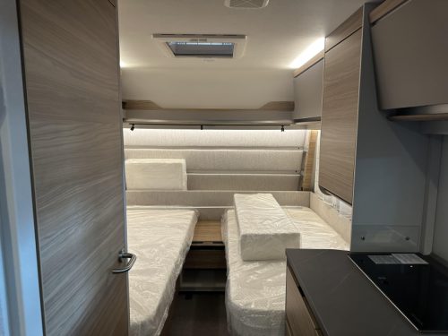 Dethleffs Nomad 460 EL underfloor heating / ATC photo: 11