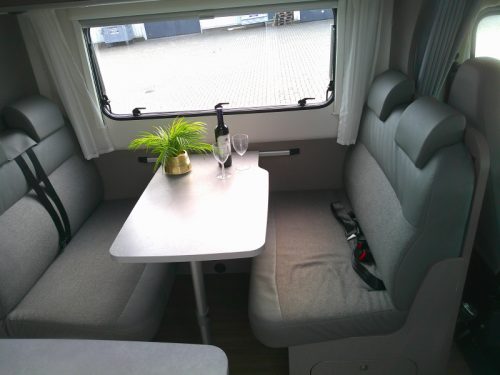 Etrusco A 7300 DB 6-Personen Mega Garage Foto: 2