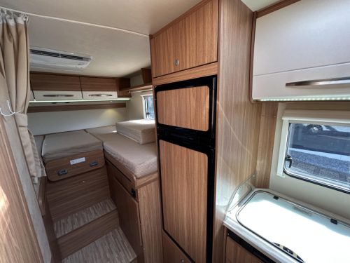 Hymer Carado SINGLE BEDS + POP-TOP ROOF  photo: 11