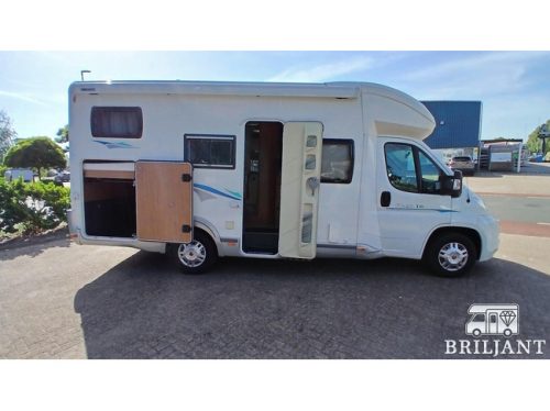Chausson FLASH 16 ... 2011 transverse bed/bunk bed photo: 3
