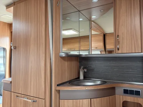 Eriba Nova GL 465 Mover/Isabella awning photo: 11