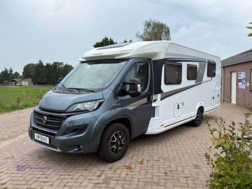 Knaus Sky TI 700 MX Queensbett Niveauregulierung Foto: 3