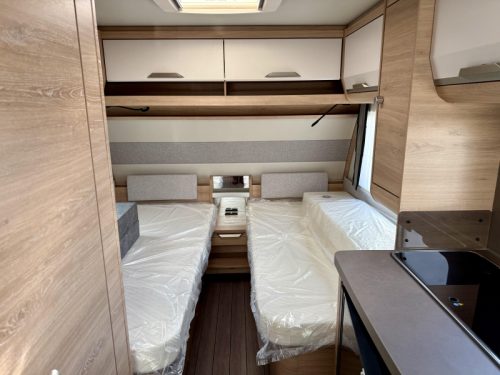 Knaus Sudwind Black Selection 460 EU Summer Air Conditioning Special Offer! photo: 5