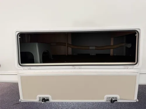 Knaus Sport 450 FU Rundsitzgruppe / Franz&ouml;sisches Bett  Foto: 7