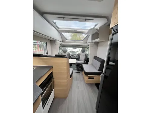 Adria Coral Plus 670 SC - QUEENSBED foto: 12