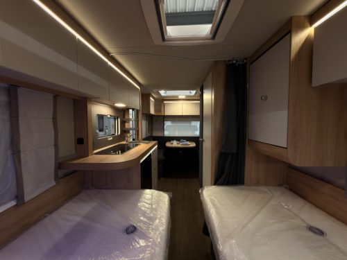 Knaus Sport 460 EU 1800 KG + Einzelbetten Foto: 11