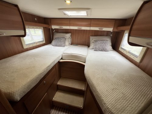 Rapido 966 F SINGLE BEDS + POP-TOP ROOF SOLAR PANEL CAMERA photo: 2