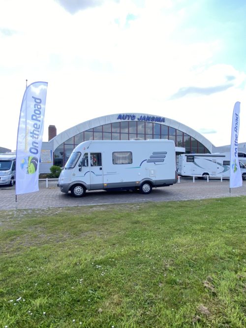 Hymer B 584 2.8 JTD 128 Pk Integral, Drop-down bed front, Long bench, 3 Swivel seats, End kitchen etc. Year 2002. B 584 Marum photo: 28