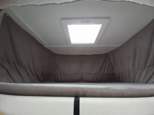 Hymer Eriba mit 44497 km und Dachklimaanlage Foto: 15