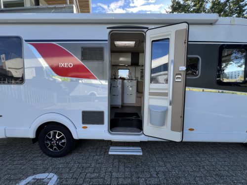 B&uuml;rstner Ixeo 736 T AUTOMATIQUE LIT CENTRAL+LIT ESCAMOTABLE FACE TO FACE photo : 4