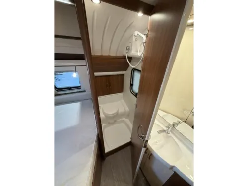 Hobby Excellent 560 KMFE Incl. Awning and Mover photo: 20