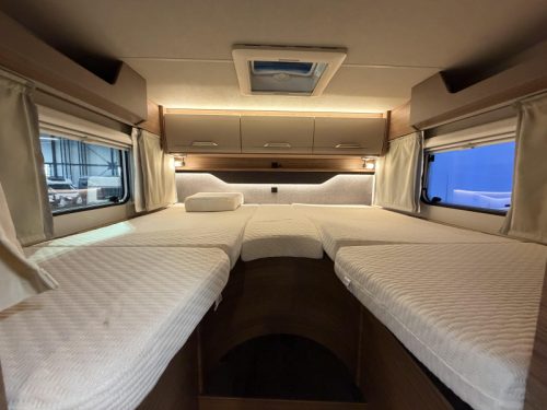 Knaus Vansation 650 MEG single beds  photo: 13