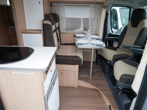 Roadcar (P&ouml;ssl) R640, 6.40 Meter Buscamper, Single Beds photo: 7