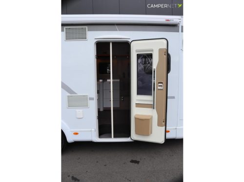 Laika KOSMO 509L 160hp Automatic | Single beds | Separate shower | LPG system | Solar panels | Bearlock | Awning | Roof fan photo: 4