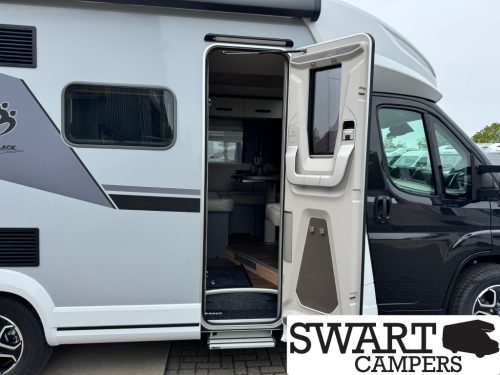 Knaus L!VE WAVE 650 MEG Black Selection photo: 23