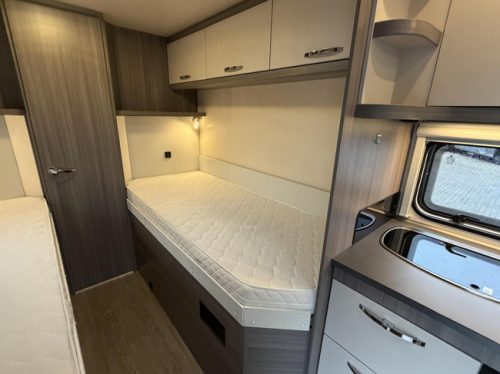 Hobby Optima Ontour T 70 E Lits Jumeaux Grande Salle de Bain Auvent photo : 18